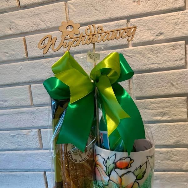 Zestaw dla wychowawcy z zieloną kokardą
